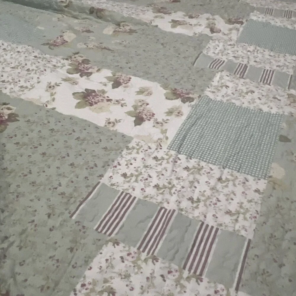 Shabby Chic Patchwork Reversible Pink Green Floral Queen King 89x100 W/Shams